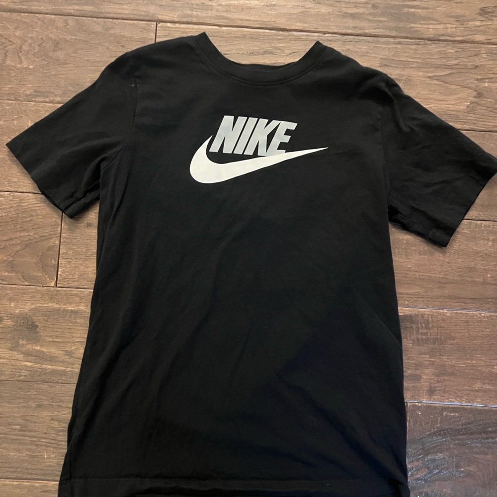 Nike YXL Black T-Shirt with White Logo